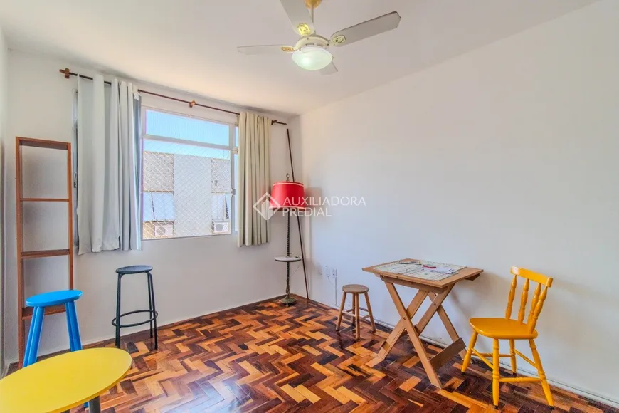 Foto 1 de Apartamento com 2 Quartos à venda, 59m² em Medianeira, Porto Alegre