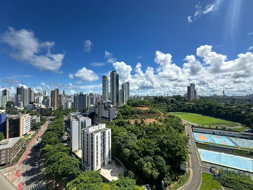 Foto 1 de Apartamento com 2 Quartos para alugar, 60m² em Alto De Ondina, Salvador