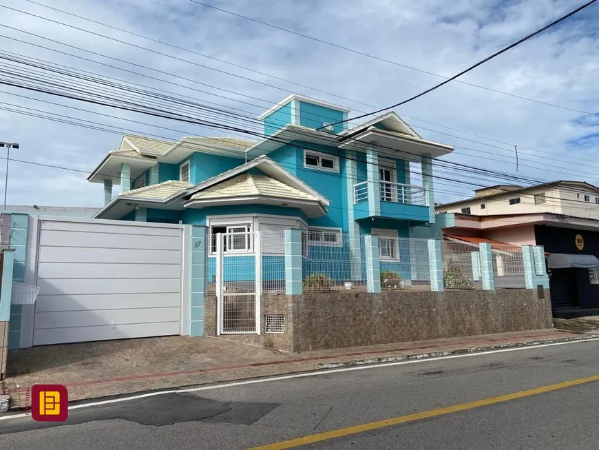Foto 1 de Casa com 4 Quartos à venda, 297m² em Picadas do Sul, São José