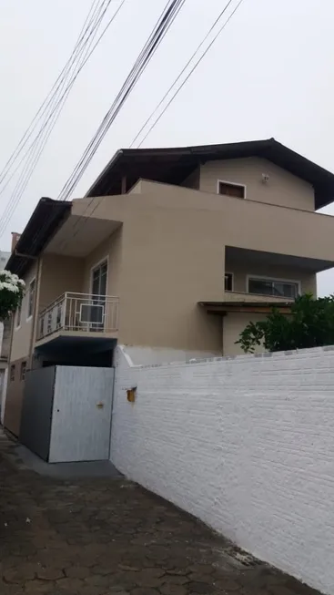 Foto 1 de Casa com 3 Quartos à venda, 200m² em Ipiranga, São José