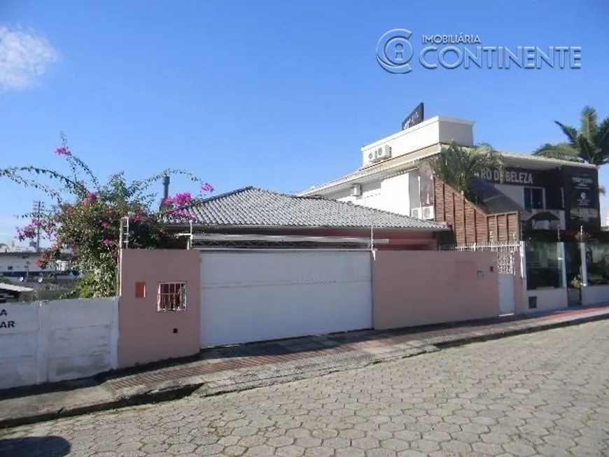 Foto 1 de Casa com 5 Quartos à venda, 158m² em Canto, Florianópolis