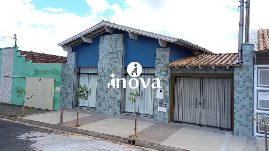 Foto 1 de Imóvel Comercial com 2 Quartos à venda, 180m² em Fabrício, Uberaba