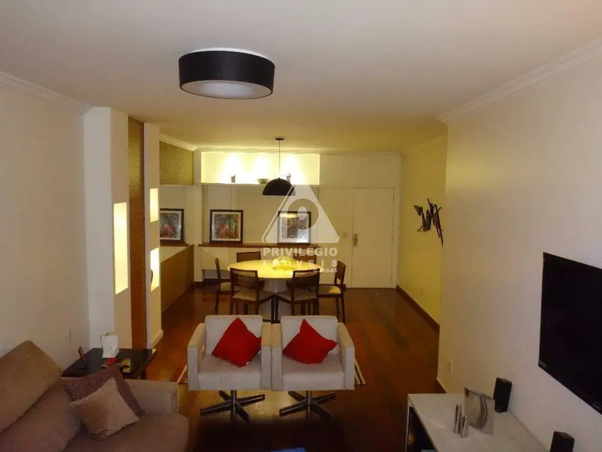 Foto 1 de Apartamento com 2 Quartos à venda, 156m² em Copacabana, Rio de Janeiro