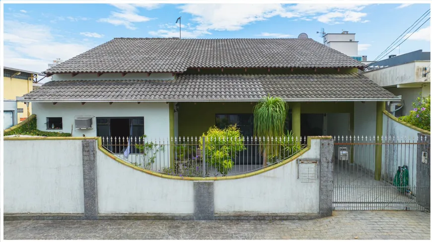 Foto 1 de Casa com 2 Quartos à venda, 262m² em Sao Judas, Itajaí