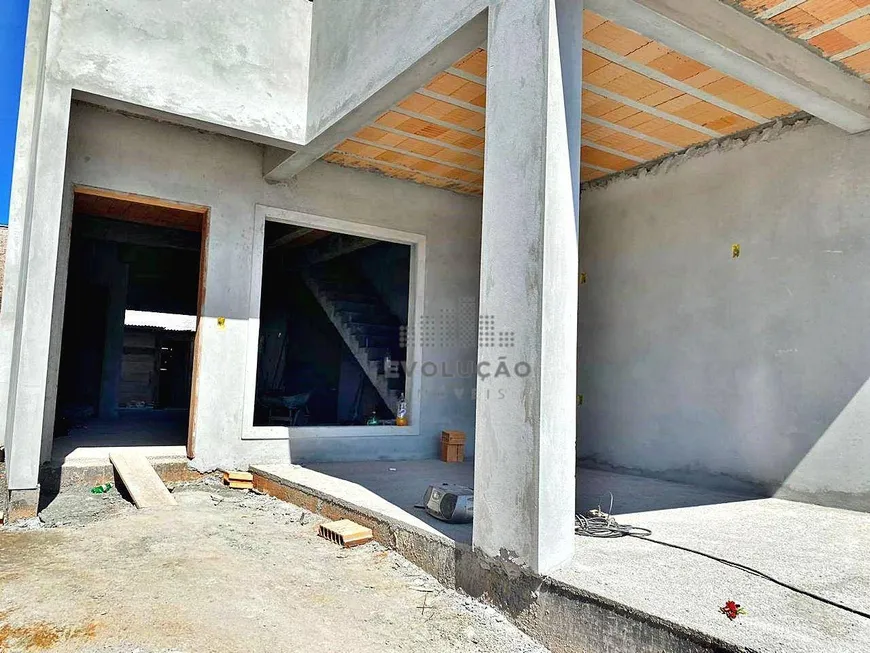 Foto 1 de Sobrado com 3 Quartos à venda, 136m² em Forquilhas, São José