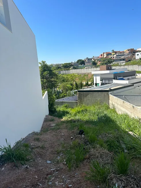 Foto 1 de Lote/Terreno à venda, 477m² em Estância Silveira, Contagem