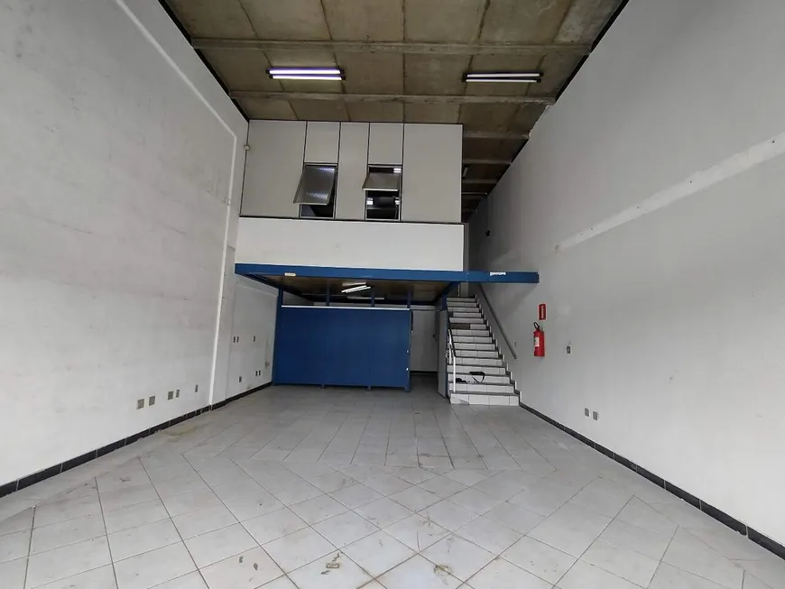 Foto 1 de Ponto Comercial para alugar, 130m² em Água Branca, Contagem