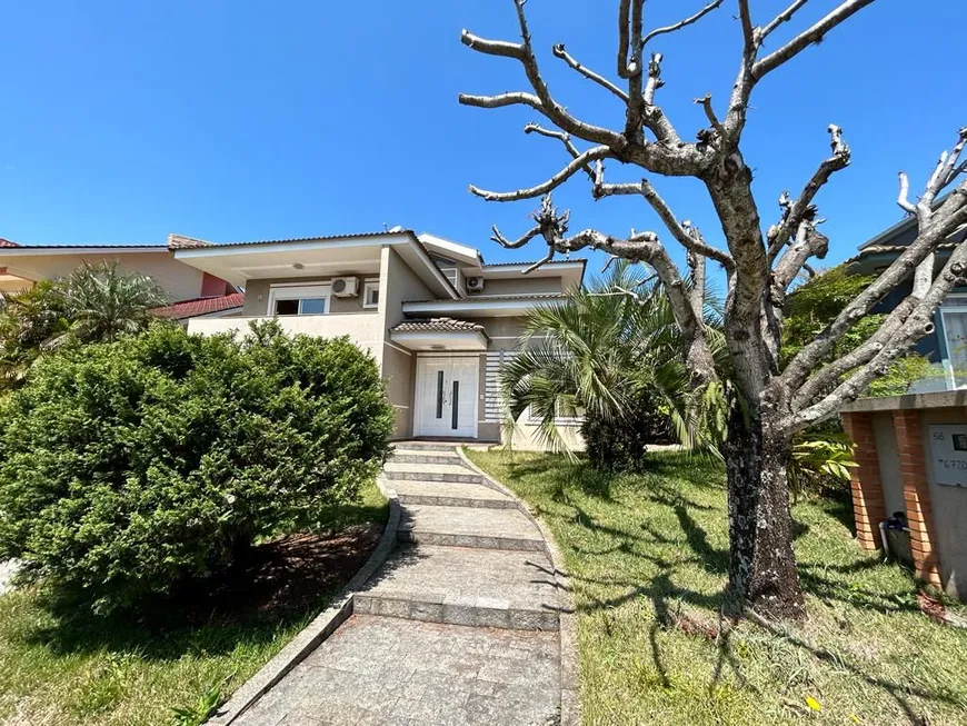 Foto 1 de Casa de Condomínio com 4 Quartos para venda ou aluguel, 330m² em Colonia Dona Luiza, Ponta Grossa