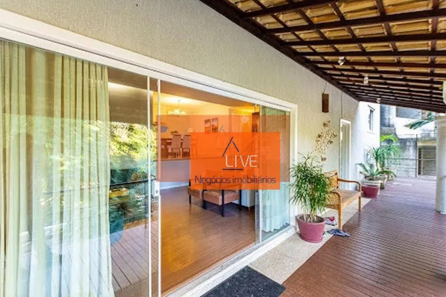 Foto 1 de Casa com 3 Quartos à venda, 480m² em Itaipu, Niterói