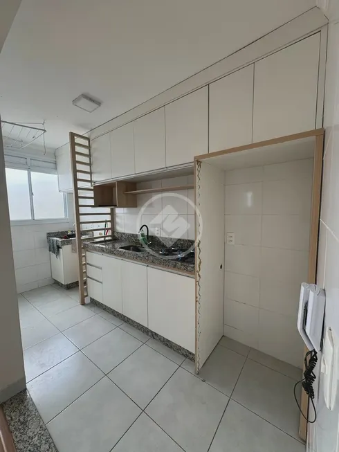 Foto 1 de Apartamento com 2 Quartos à venda, 47m² em Jardim América, Maringá