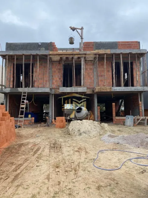 Foto 1 de Sobrado com 3 Quartos à venda, 130m² em Ingleses do Rio Vermelho, Florianópolis