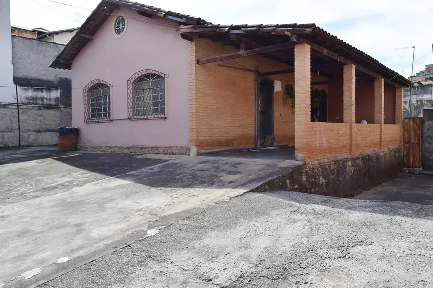 Foto 1 de Imóvel Comercial com 3 Quartos à venda, 360m² em Venda Nova, Belo Horizonte