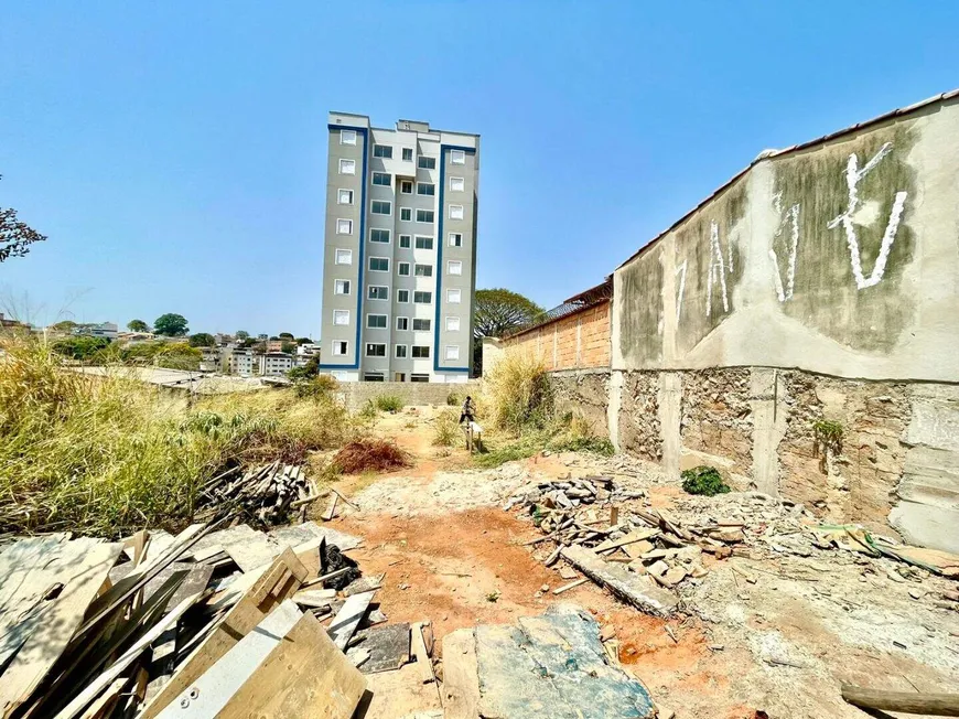 Foto 1 de Lote/Terreno à venda, 360m² em São Joaquim, Contagem