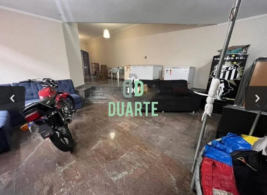 Foto 1 de Casa com 4 Quartos à venda, 170m² em Marapé, Santos