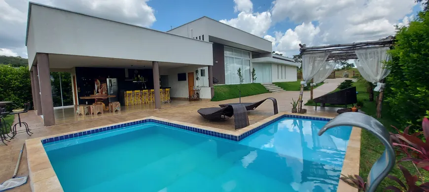 Foto 1 de Fazenda/Sítio com 3 Quartos à venda, 270m² em Condomínio Águas da serra, Hidrolândia