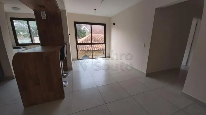 Foto 1 de Apartamento com 3 Quartos à venda, 80m² em Centro, Pelotas