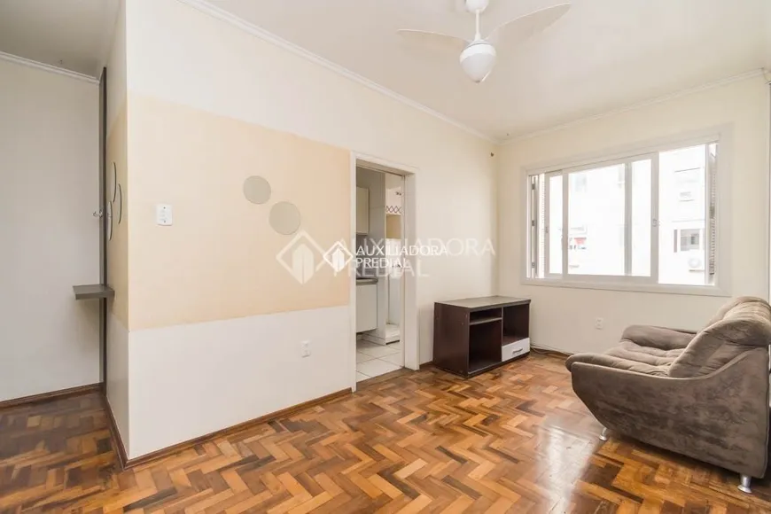 Foto 1 de Apartamento com 2 Quartos à venda, 60m² em Moinhos de Vento, Porto Alegre