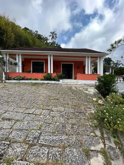 Foto 1 de Casa de Condomínio com 2 Quartos para alugar, 10m² em Saldanha Marinho, Petrópolis