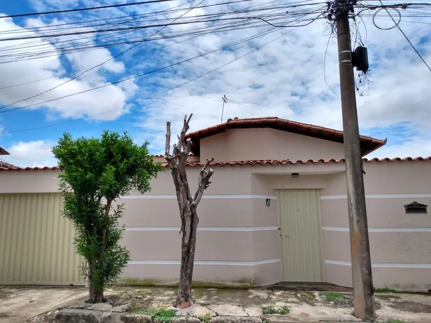 Foto 1 de Casa com 3 Quartos à venda, 130m² em Inga, Betim