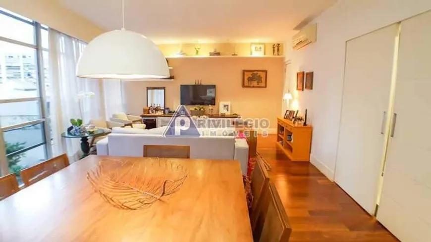 Foto 1 de Apartamento com 3 Quartos à venda, 125m² em Lagoa, Rio de Janeiro