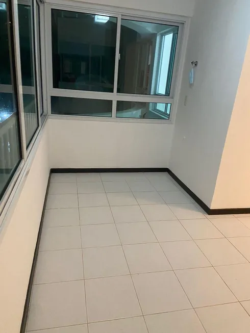 Foto 1 de Apartamento com 2 Quartos à venda, 86m² em Patamares, Salvador