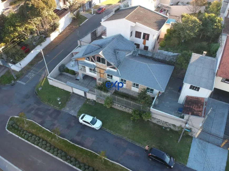 Foto 1 de Casa com 3 Quartos à venda, 310m² em Santo Inácio, Curitiba