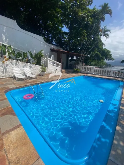 Foto 1 de Sobrado com 6 Quartos à venda, 600m² em Ilha Porchat, São Vicente