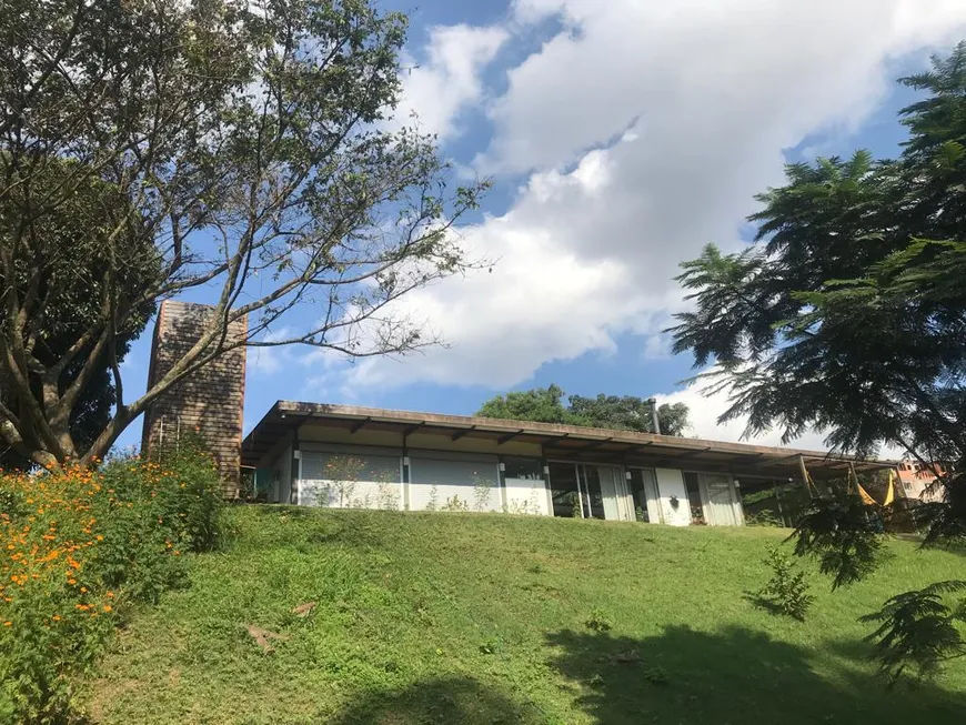 Foto 1 de Lote/Terreno à venda em Chácara do Refugio, Carapicuíba