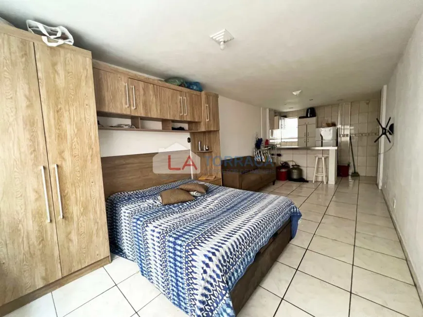 Foto 1 de Kitnet com 1 Quarto à venda, 30m² em Aviação, Praia Grande