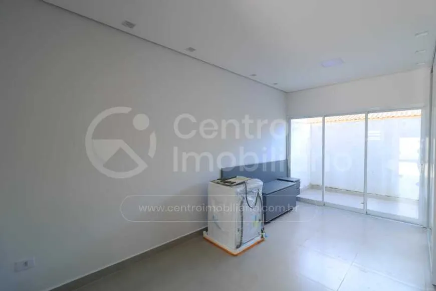 Foto 1 de Apartamento com 1 Quarto à venda, 30m² em Centro, Peruíbe