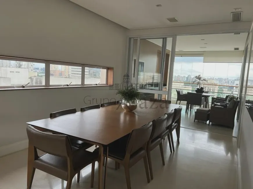 Foto 1 de Apartamento com 4 Quartos à venda, 240m² em Jardim Paulista, São Paulo