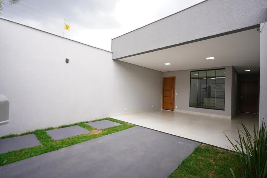 Foto 1 de Casa com 3 Quartos à venda, 121m² em Residencial Brisas da Mata, Goiânia