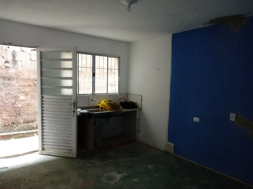 Foto 1 de Casa com 1 Quarto para alugar, 35m² em Recanto Campy , Carapicuíba