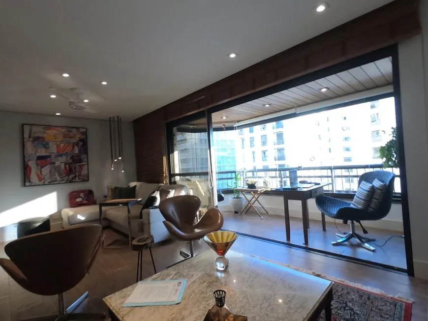 Foto 1 de Apartamento com 3 Quartos à venda, 150m² em Indianópolis, São Paulo