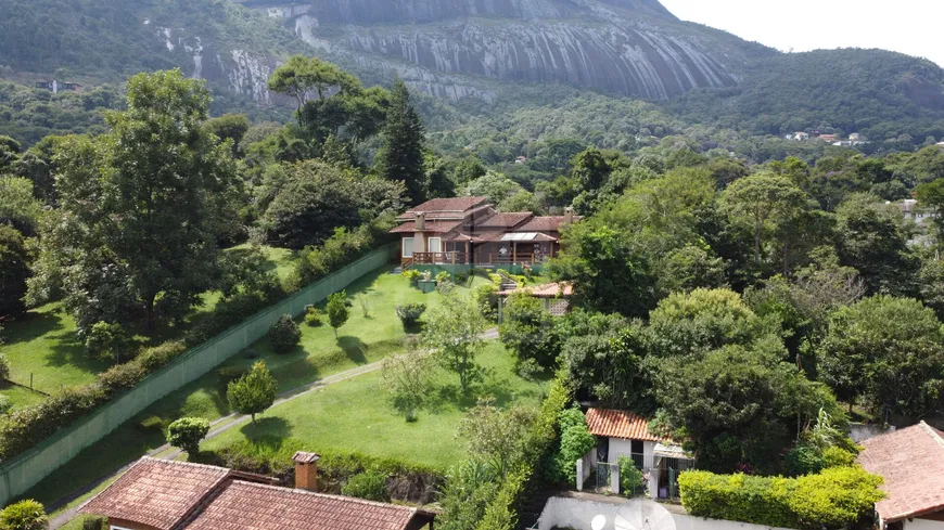 Foto 1 de Casa com 3 Quartos à venda, 254m² em Samambaia, Petrópolis