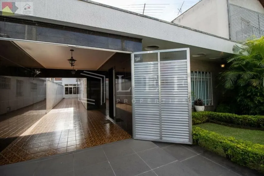 Foto 1 de Casa com 4 Quartos à venda, 360m² em Bosque da Saúde, São Paulo