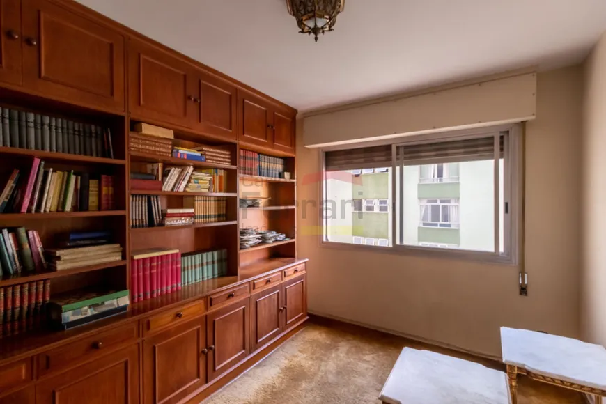 Foto 1 de Apartamento com 3 Quartos à venda, 251m² em Higienópolis, São Paulo