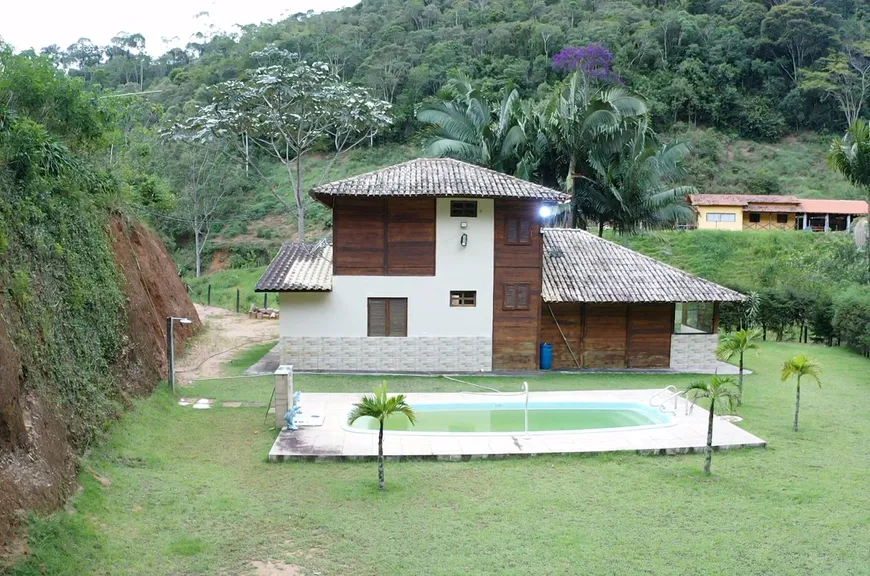 Foto 1 de com 4 Quartos à venda, 200m² em Zona Rural, Domingos Martins