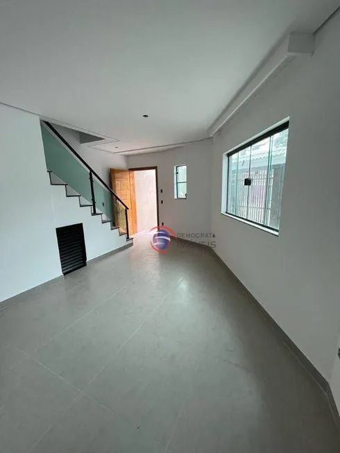 Foto 1 de Casa de Condomínio com 2 Quartos à venda, 130m² em Vila Curuçá, Santo André