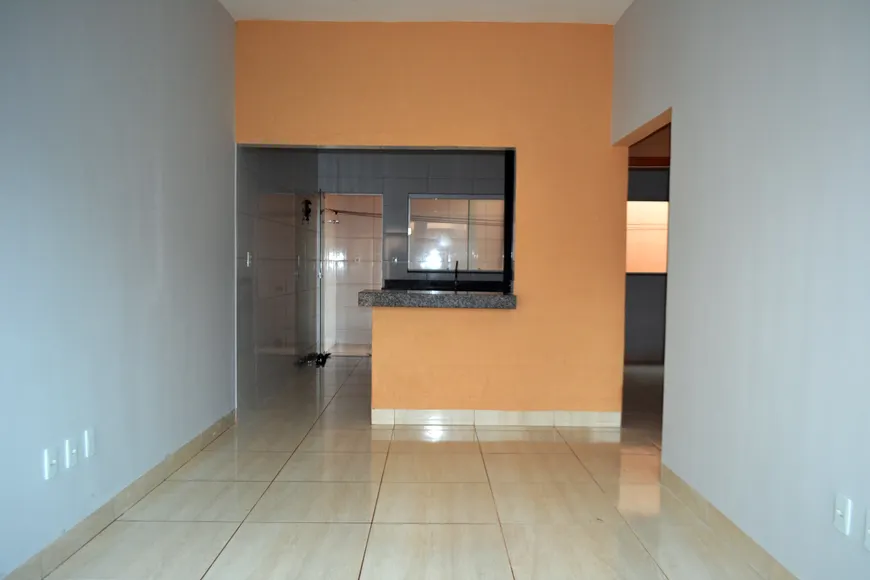 Foto 1 de Casa com 2 Quartos para alugar, 70m² em Residencial Orlando Morais, Goiânia