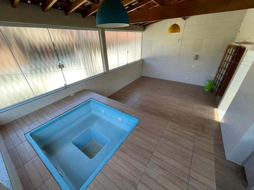 Foto 1 de Casa com 3 Quartos à venda, 170m² em Parque das Cigarreiras, Taboão da Serra