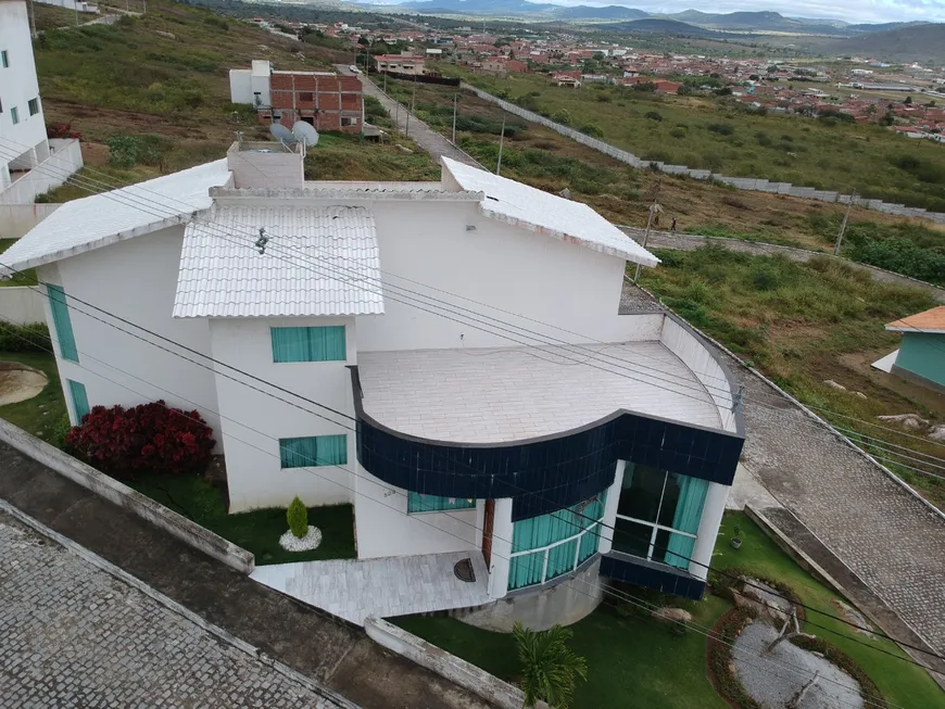Foto 1 de Casa de Condomínio com 5 Quartos à venda, 320m² em Centro, Bezerros