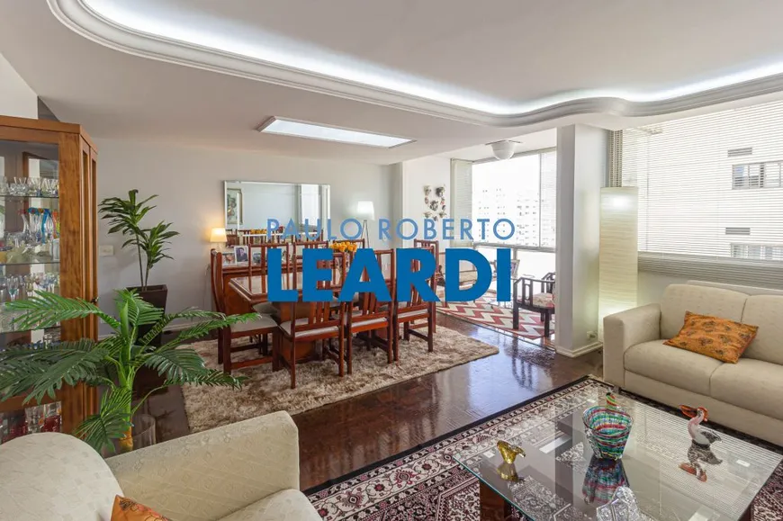 Foto 1 de Apartamento com 3 Quartos à venda, 153m² em Higienópolis, São Paulo