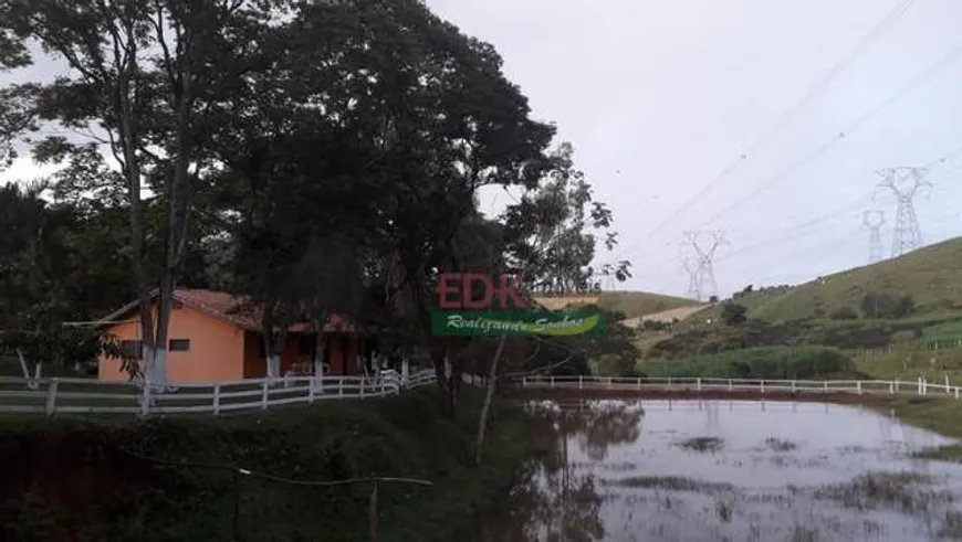 Foto 1 de Fazenda/Sítio com 5 Quartos à venda, 110000m² em , Aparecida