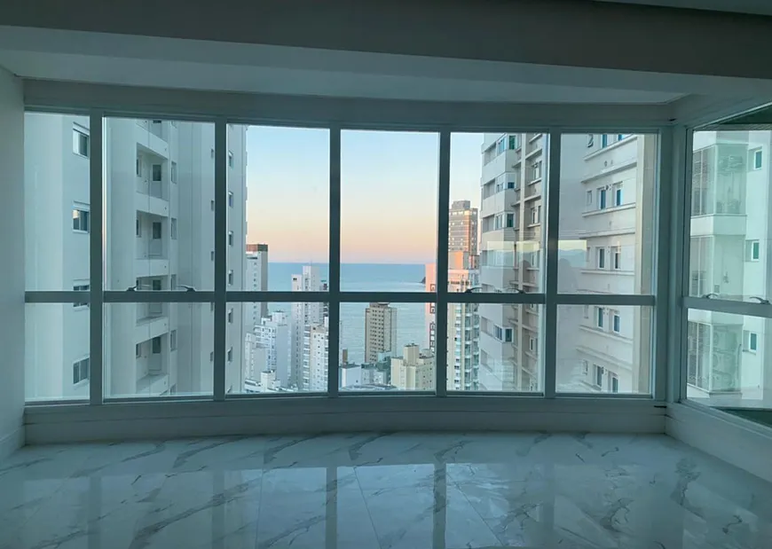 Foto 1 de Apartamento com 4 Quartos à venda, 190m² em Centro, Balneário Camboriú