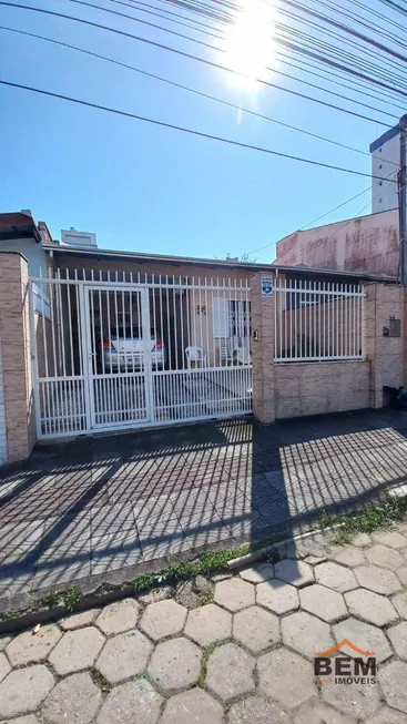 Foto 1 de Casa com 2 Quartos para alugar, 90m² em Vila Operaria, Itajaí