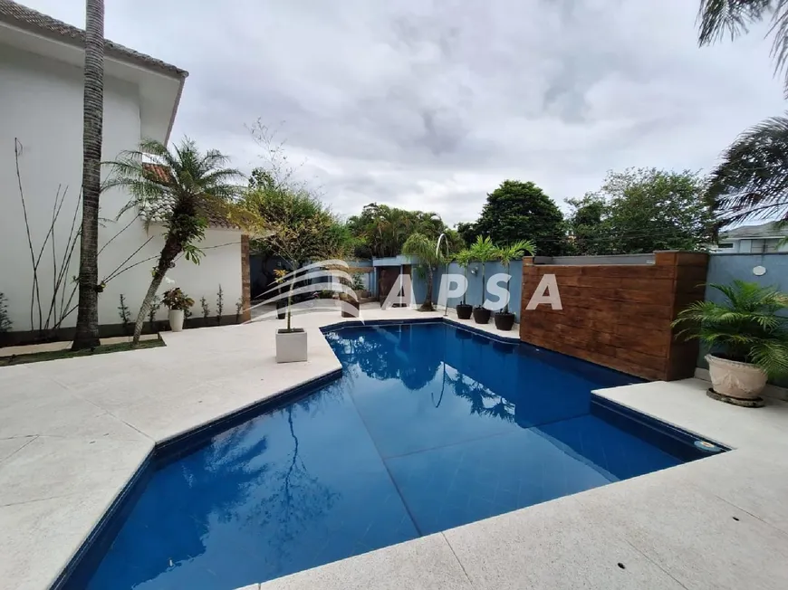 Foto 1 de Casa com 4 Quartos para alugar, 530m² em Barra da Tijuca, Rio de Janeiro