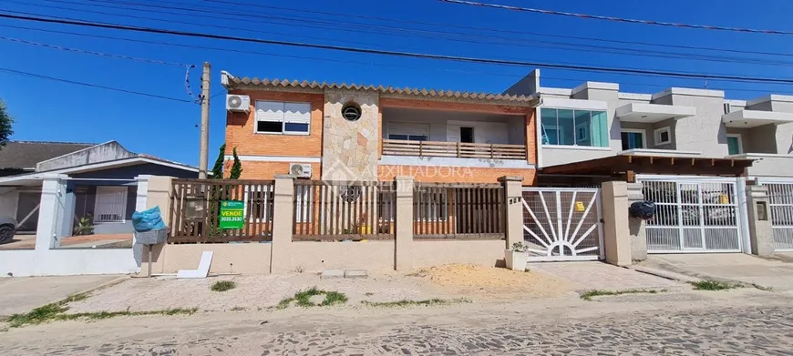 Foto 1 de Casa com 3 Quartos à venda, 270m² em Centro, Tramandaí