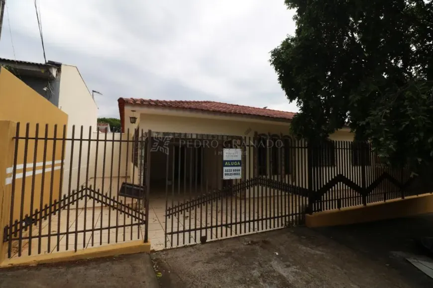 Foto 1 de Casa com 4 Quartos à venda, 142m² em Parque Residencial Tuiuti, Maringá