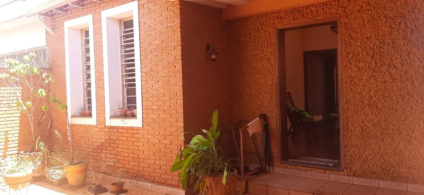 Foto 1 de Casa com 3 Quartos à venda, 140m² em Vila Tibério, Ribeirão Preto